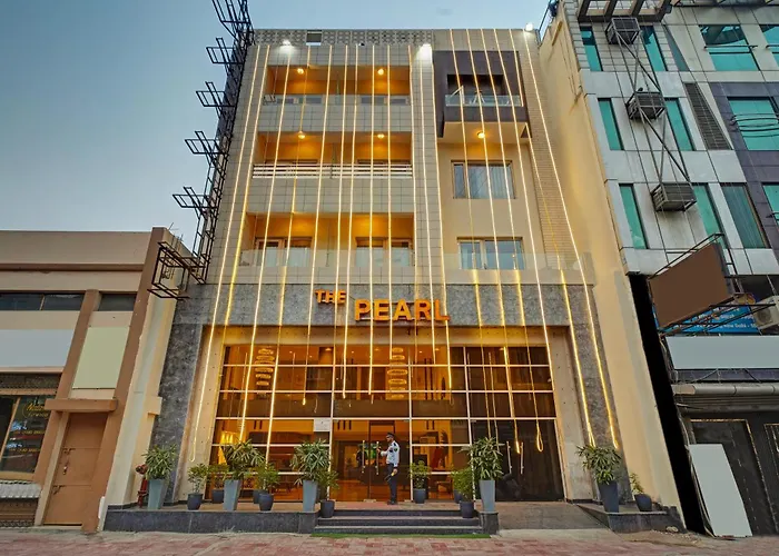 Hotel The Pearl, City Center - Traveler'S Choice Award Winner For 2025 New Delhi