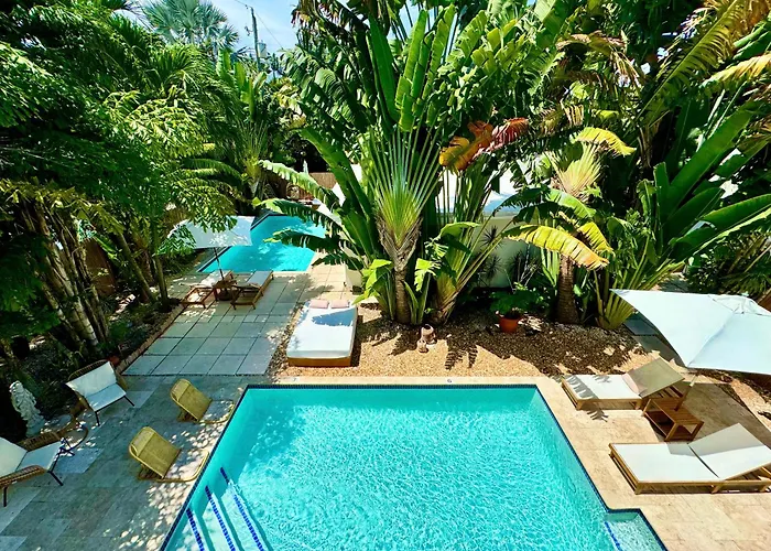 Islands Inn On The Drive - Aqua Serenity Suite - King Bed - A4 Wilton Manors