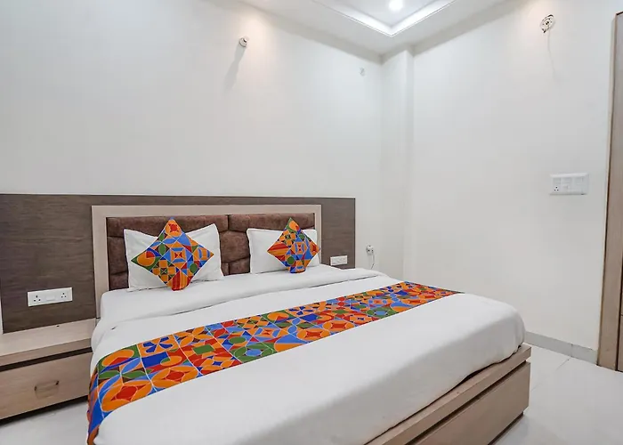 Fabhotel Shri Giriraj Ji Dham Vrindavan