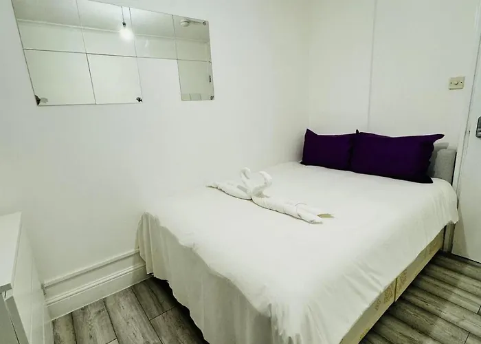 Tarbert Walk Rooms London