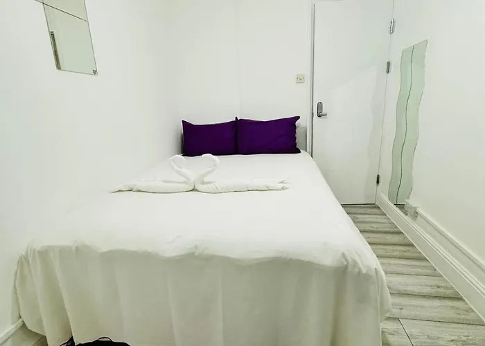Tarbert Walk Rooms London