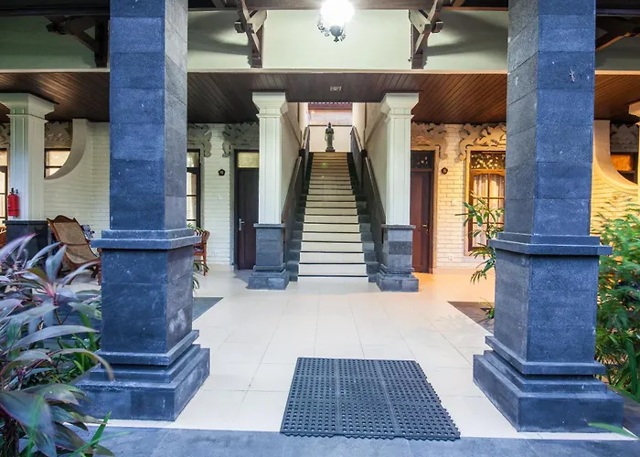 Beach Front Hotel Danau Tamblingan St Sanur 