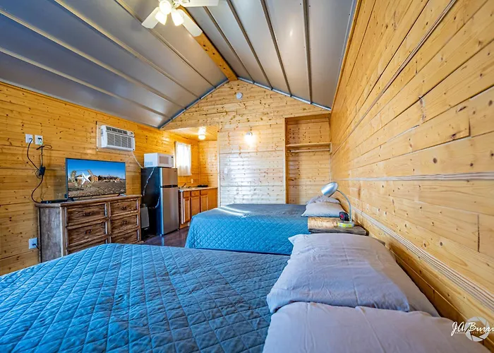 Horseshoe Lodges Midland