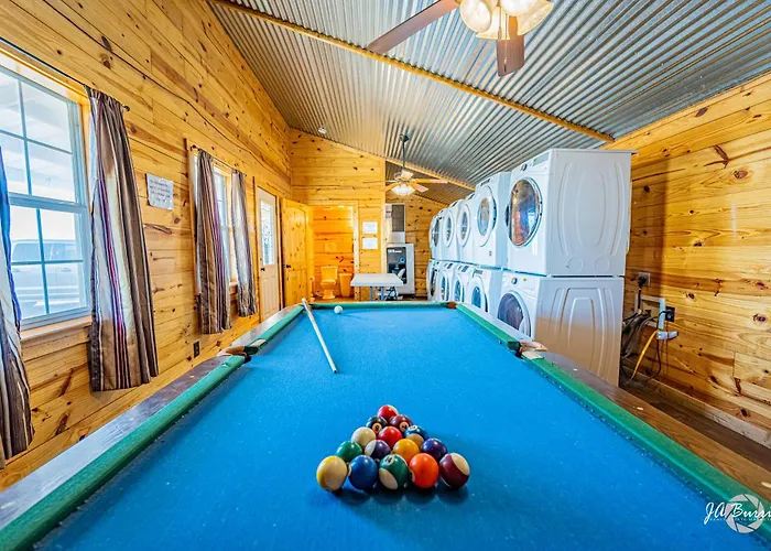 Horseshoe Lodges Midland