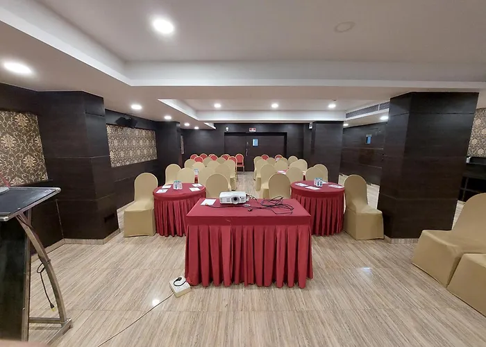 Central Beacon Hotel Surat