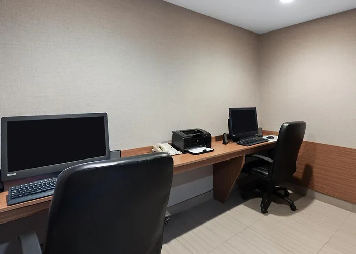 Microtel Inn & Suites By Wyndham Kirkland Lake