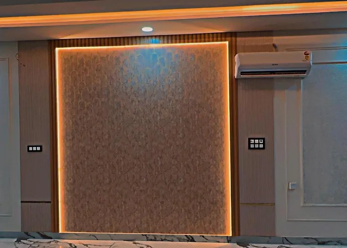 Hotel The Golden Way Aligarh