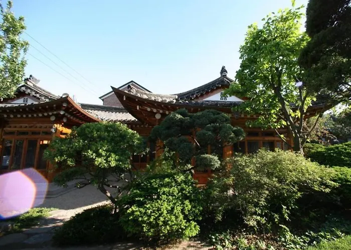 Bonum 1957 Hanok And Boutique Seúl