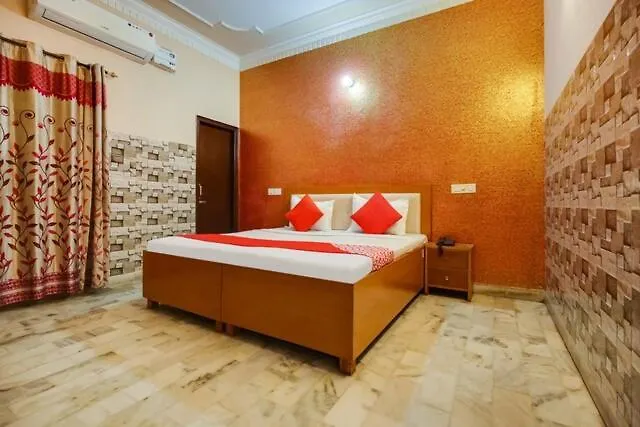 Hotel Aashirwad Chandigarh