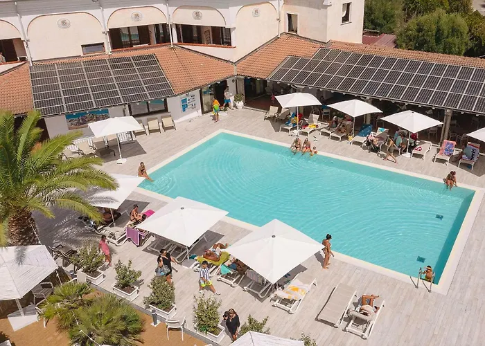 Zeta Club San Teodoro Le Rose Hotel