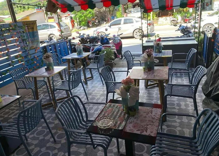 Ciao Bella Guesthouse & Bistro หาดกะตะ