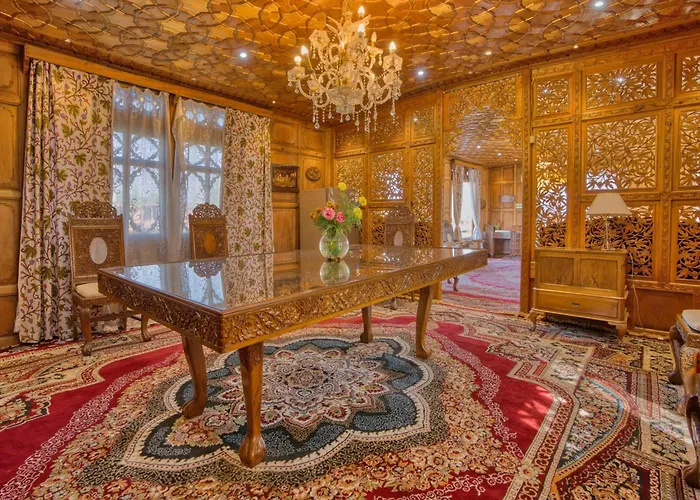 Best View Group Of Houseboats Srinagar 