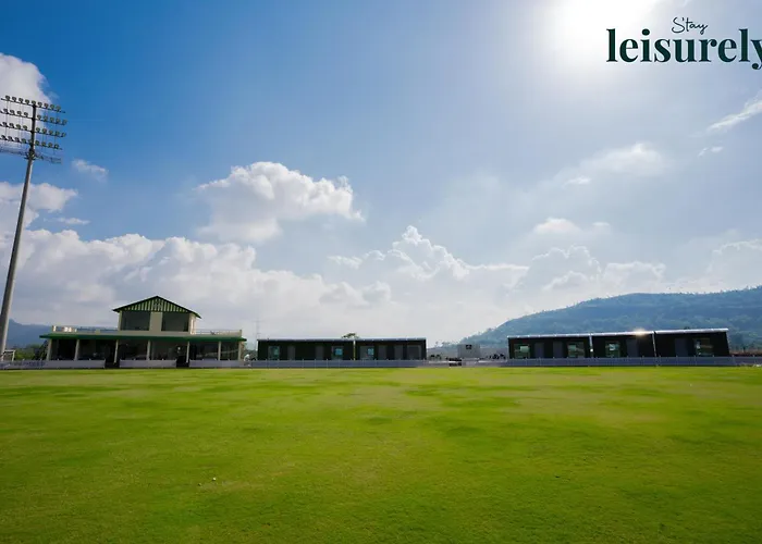 Stay Leisurely - Pavilion By The Hills, Lonavala - Stadium View Rooms