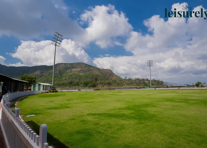 Stay Leisurely - Pavilion By The Hills, Lonavala - Stadium View Rooms