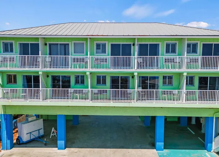 Oceanfront Inn Room #18- Ocean View Balcony Fort Pierce