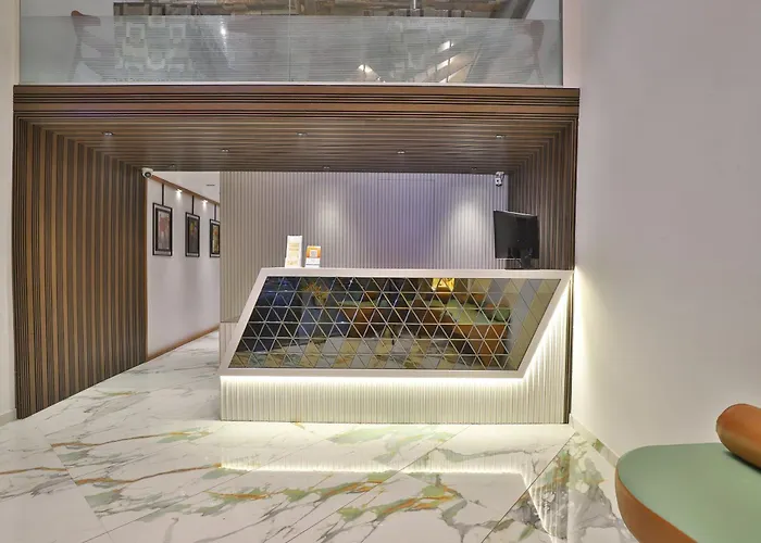 Hotel Legend Surat