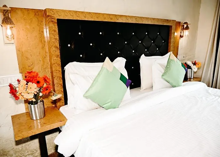 Corbett Tiger Retreat By First Crown Hotel Kotabagh