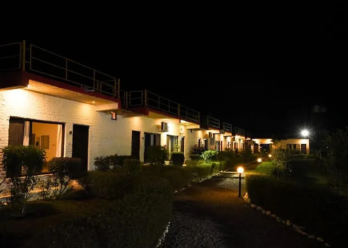 Corbett Tiger Retreat By First Crown Hotel Kotabagh