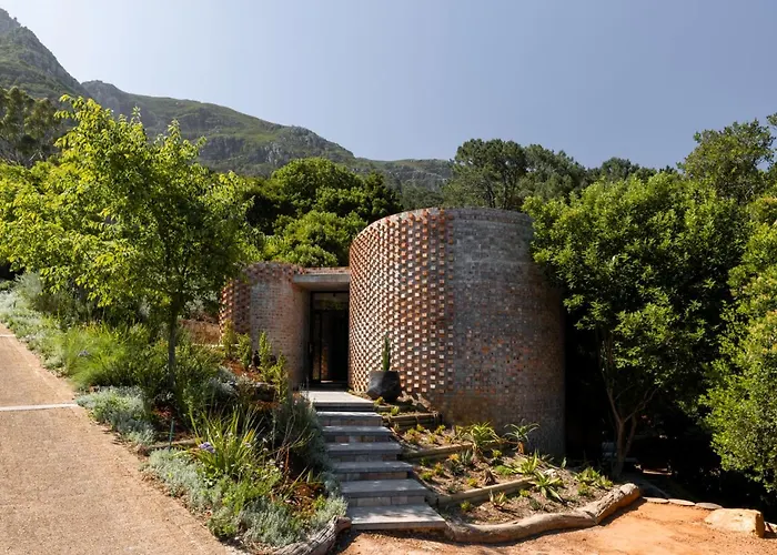 Future Found Sanctuary, Luxury Boutique Hotel By Newmark Kaapstad