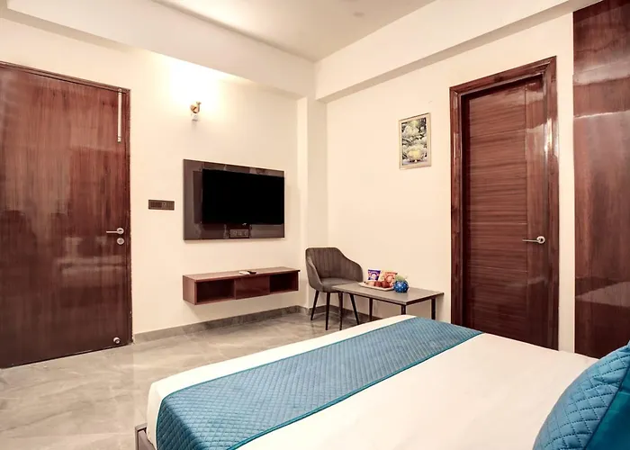 Hotel Elite Grand Near Kailash Hospital Noida