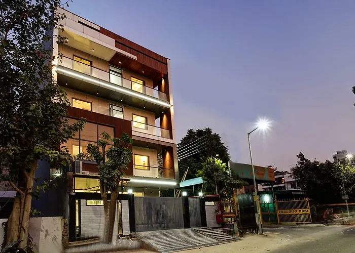 Hotel Elite Grand Near Kailash Hospital Noida