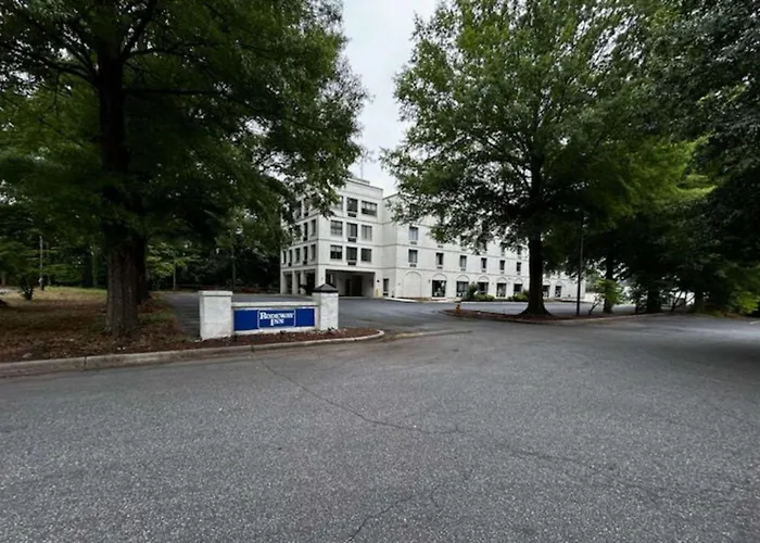 Clemmons Inn & Suites