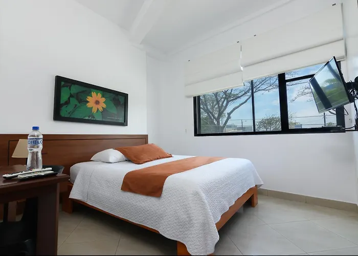 Hotel Castell - Cerca Del Aeropuerto Guayaquil