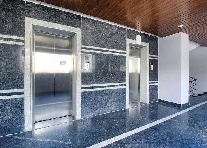 Fabhotel Ssr Fern Suites - 100M From Gsm Mall Madeenaguda Lingampalli