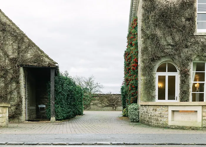 Cotteswold House Bed & Breakfast Bibury
