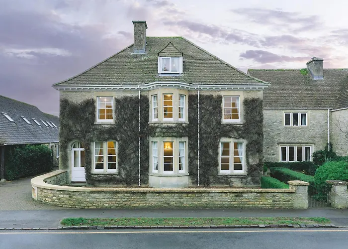Cotteswold House Bed & Breakfast Bibury