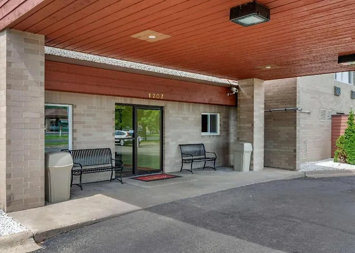 Econo Lodge River Falls
