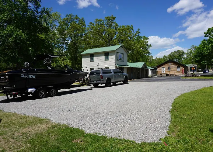 Lake River Lodge Bull Shoals