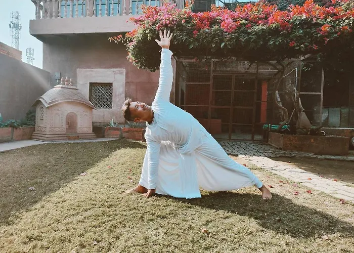 Vrinda Kunja Ashram Hotel Vrindavan