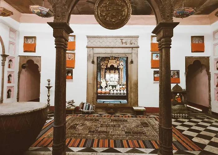 Vrinda Kunja Ashram Hotel Vrindavan