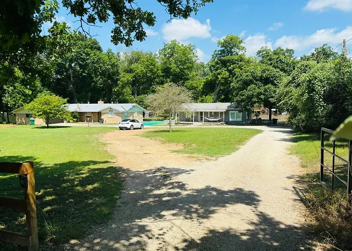 Toes Up Resort New Braunfels