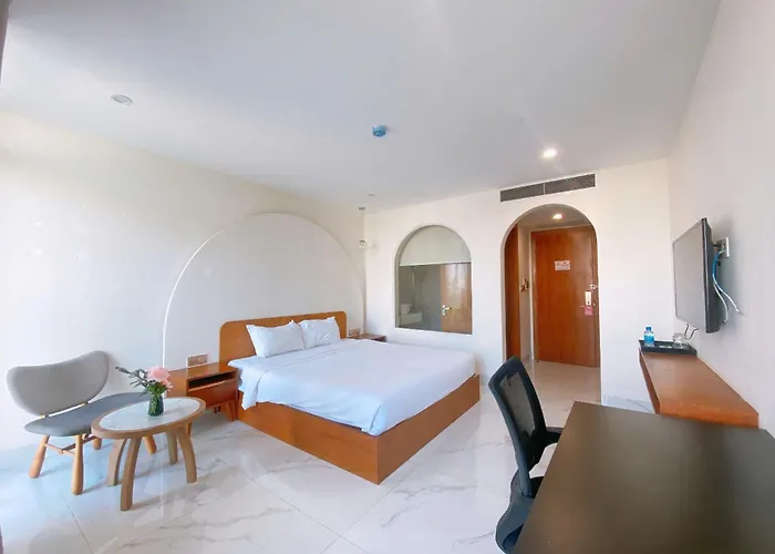 Maple Suite Hotel & Apartment Danang