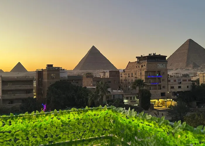 Nefertiti Pyramids View Hotel Cairo