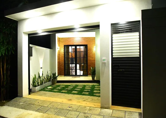 Ocean Ripples Hotel Hikkaduwa