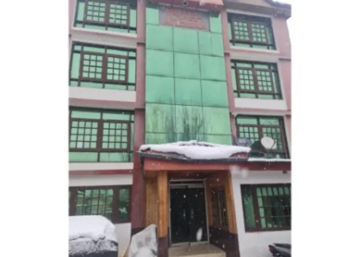 Hotel Ameera , Munawara Abad, Srinagar