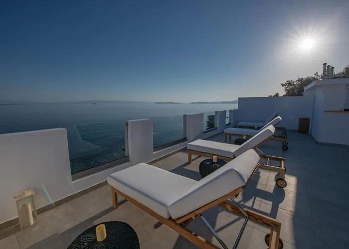Flisvos Beachfront Apartments Loutraki 