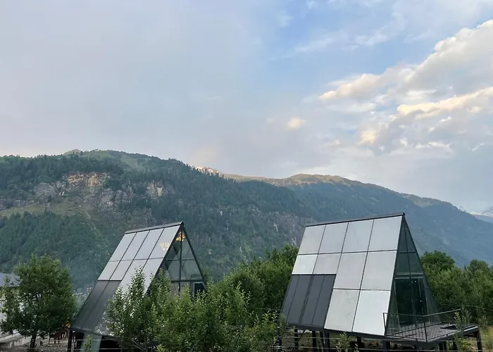 Aayna Stays Manali 