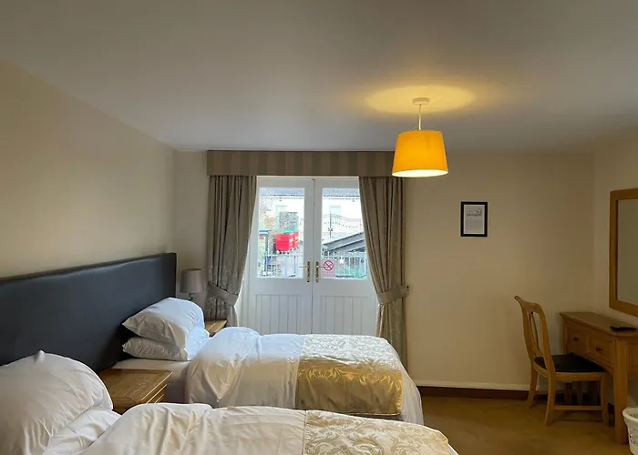 The Cambrian Bar & Grill Hotel Tredegar