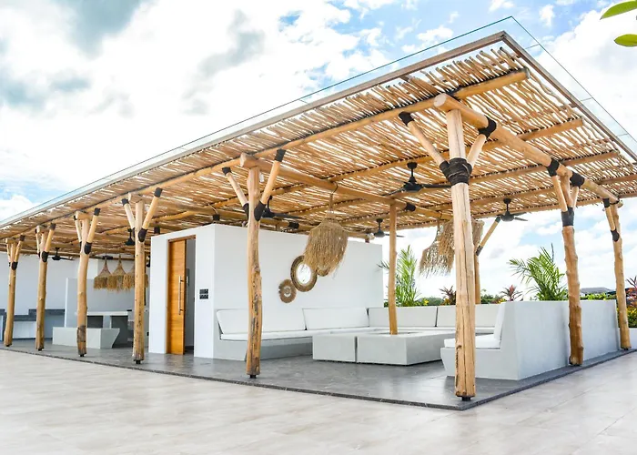 Sokkool Coliving And Coworking - Near Berawa Beach Canggu