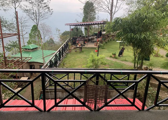 Goldelux Retreat Hotel Mirik