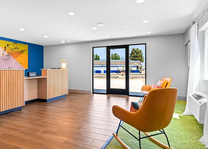 Spark By Hilton Modesto