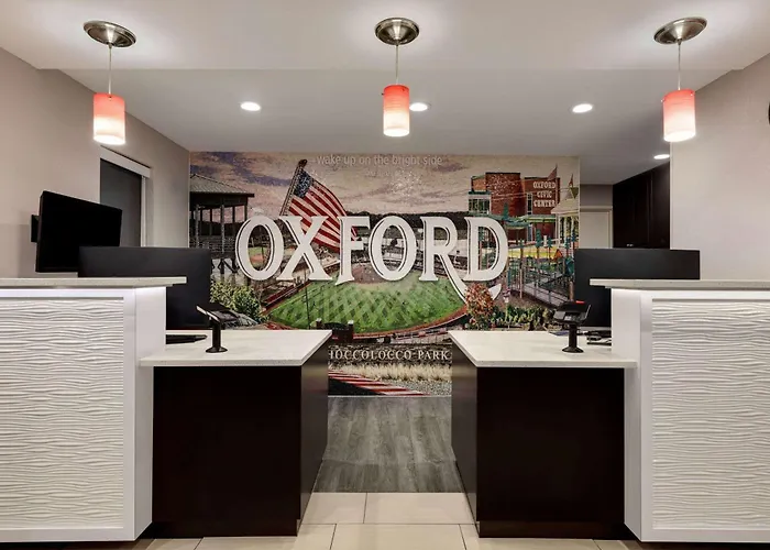 La Quinta By Wyndham Oxford - Anniston Hotel