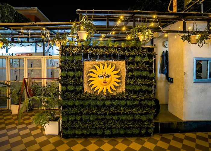 The Golden Apple Hotel Lucknow