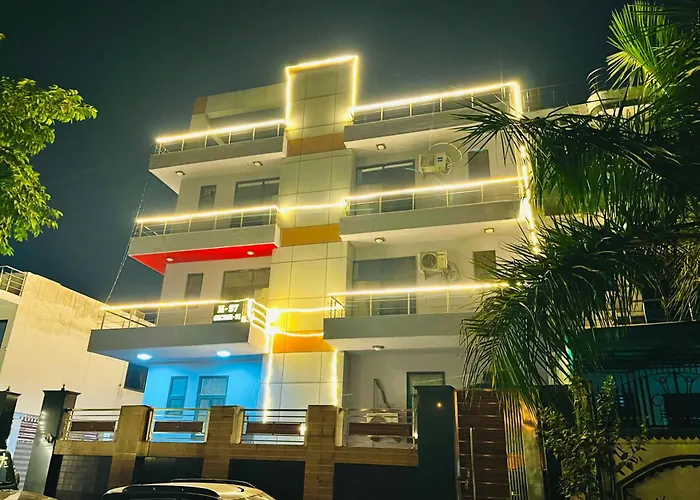 Hotel Diamond Stays Noida