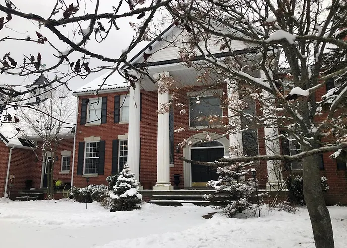 Caledon Manor And Country Inn