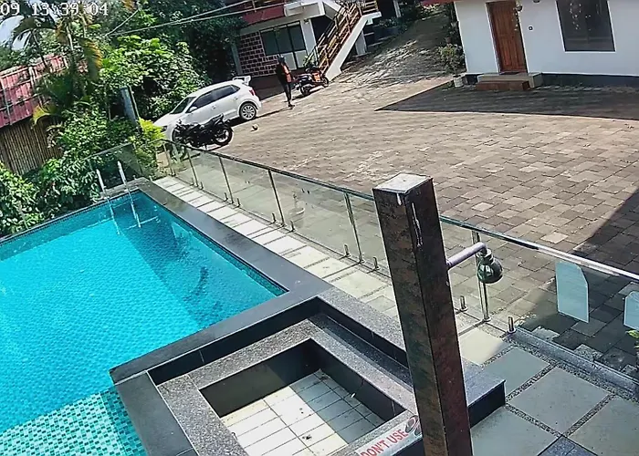 Luxury Home Stay With Pool Madikeri
